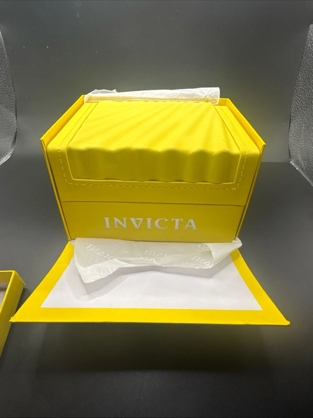 Invicta bold men